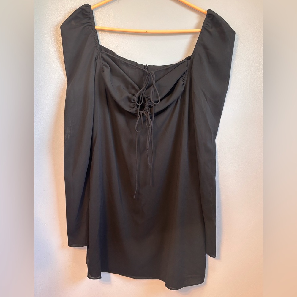 Black Women's Long-Sleeve Blouse with Tie Back. Sz S. NWT